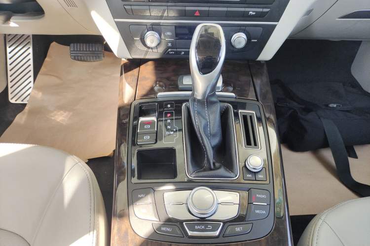 Used Zotye Z700 2016 1.8T DCT Luxury Model Gear Lever