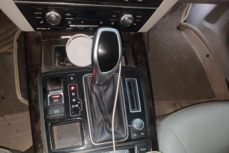 Used Zotye Z700 2016 1.8T DCT Elegant Version Gear Lever