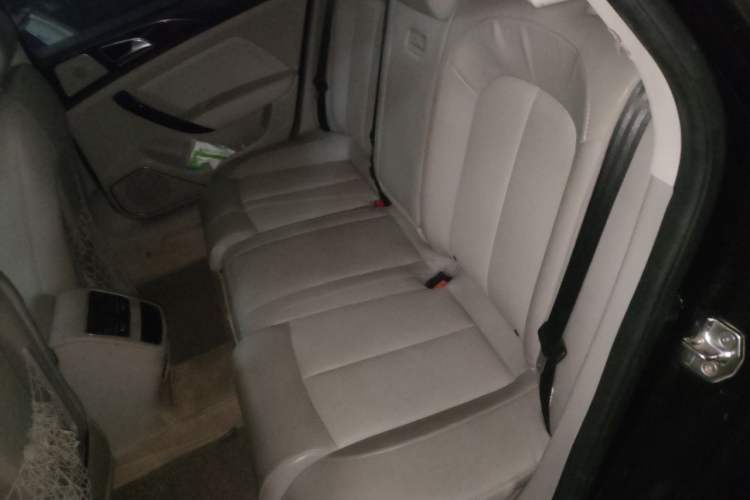 Used Zotye Z700 2016 1.8T DCT Elegant Version Left Rear Seat