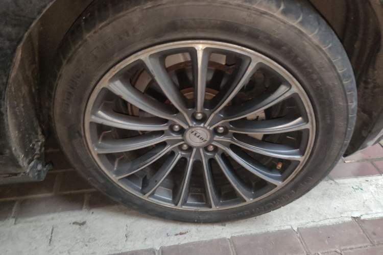 Used Zotye Z700 2016 1.8T DCT Elegant Version Right Front Wheel Hub