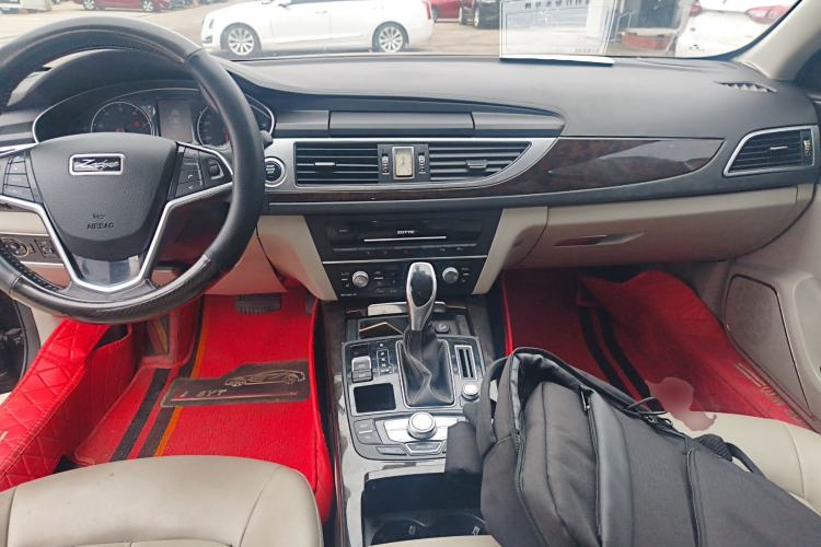 Used Zotye Z700 2016 1.8T DCT Prestige Edition Center Console