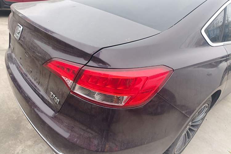 Used Zotye Z700 2016 1.8T DCT Prestige Edition Exterior 3
