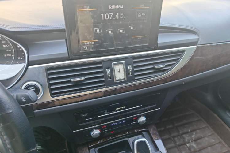 Used Zotye Z700 2016 1.8T DCT Luxury Model Audio And AC Panel