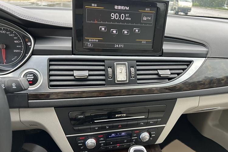 Used Zotye Z700 2016 1.8T DCT Elegant Version Audio And AC Panel