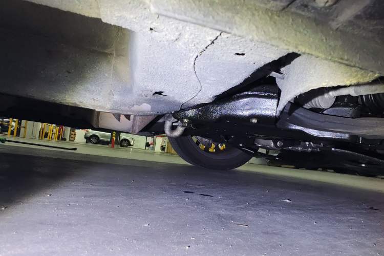 Used Zotye Z700 2016 1.8T DCT Prestige Edition Chassis Front Right