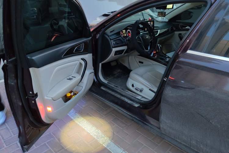 Used Zotye Z700 2016 1.8T DCT Prestige Edition Driver Seat