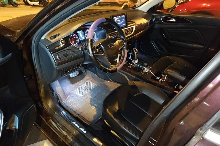 Used Zotye Z700 2016 1.8T DCT Prestige Edition Driver Seat