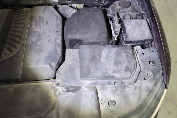 Used Zotye Z700 2016 1.8T DCT Prestige Edition Engine Bay Left