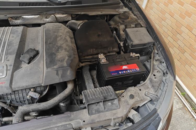 Used Zotye Z700 2016 1.8T DCT Prestige Edition Engine Bay Left