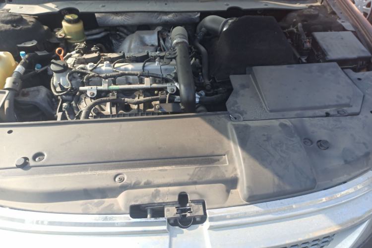 Used Zotye Z700 2016 1.8T DCT Elegant Version Engine Bay