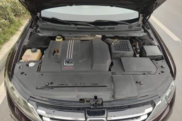 Used Zotye Z700 2016 1.8T DCT Elegant Version Engine Bay