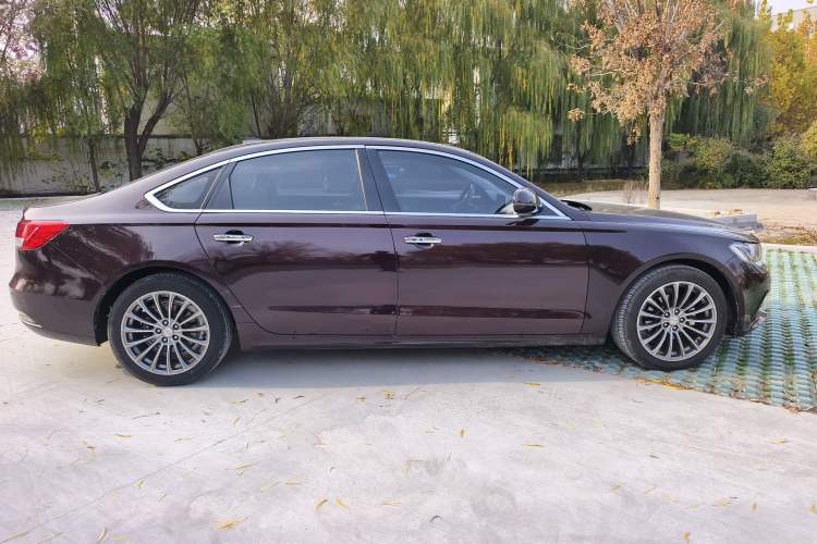 Used Zotye Z700 2016 1.8T DCT Prestige Edition Exterior 2