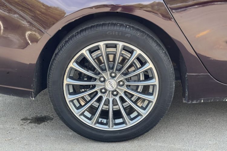 Used Zotye Z700 2016 1.8T DCT Prestige Edition Exterior 8