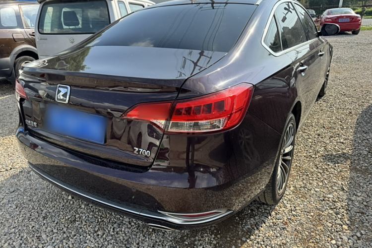 Used Zotye Z700 2016 1.8T DCT Prestige Edition Exterior 9