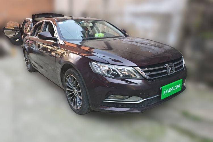Used Zotye Z700 2016 1.8T Manual Luxury Model Front Right 45 Deg