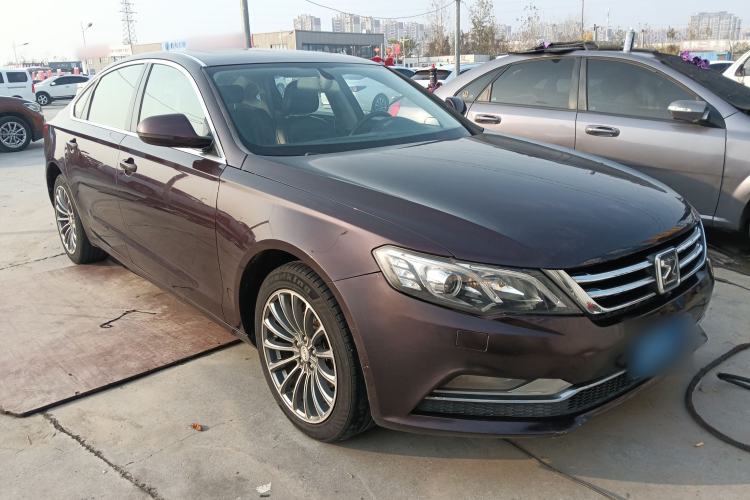 Used Zotye Z700 2016 1.8T DCT Luxury Model Front Right 45 Deg