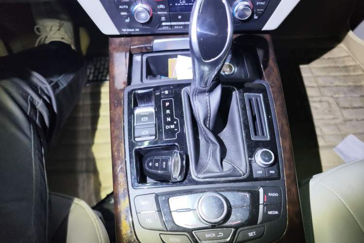 Used Zotye Z700 2016 1.8T DCT Prestige Edition Gear Lever