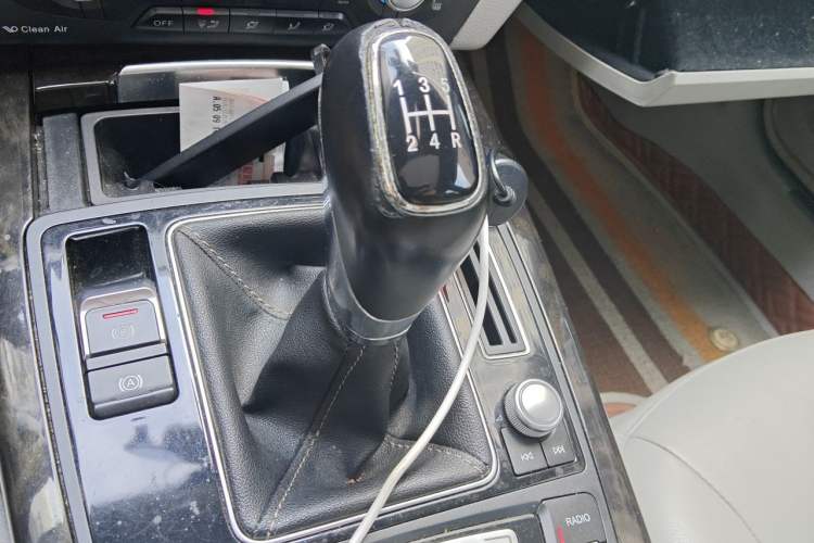 Used Zotye Z700 2016 1.8T Manual Elegant Model Gear Lever
