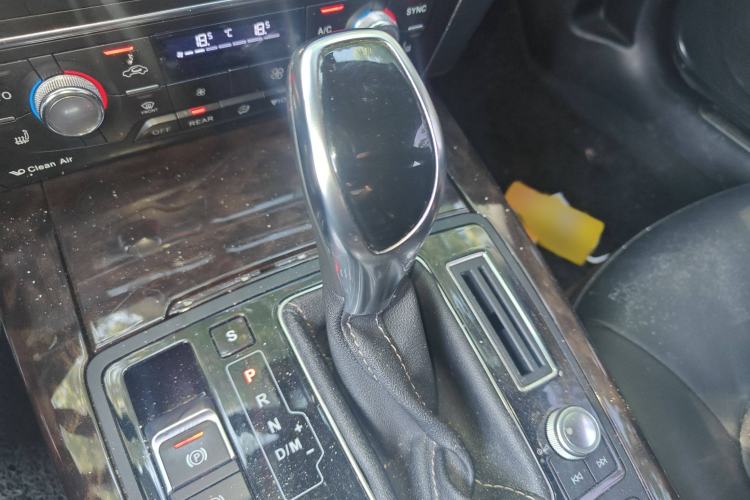 Used Zotye Z700 2016 1.8T DCT Prestige Edition Gear Lever