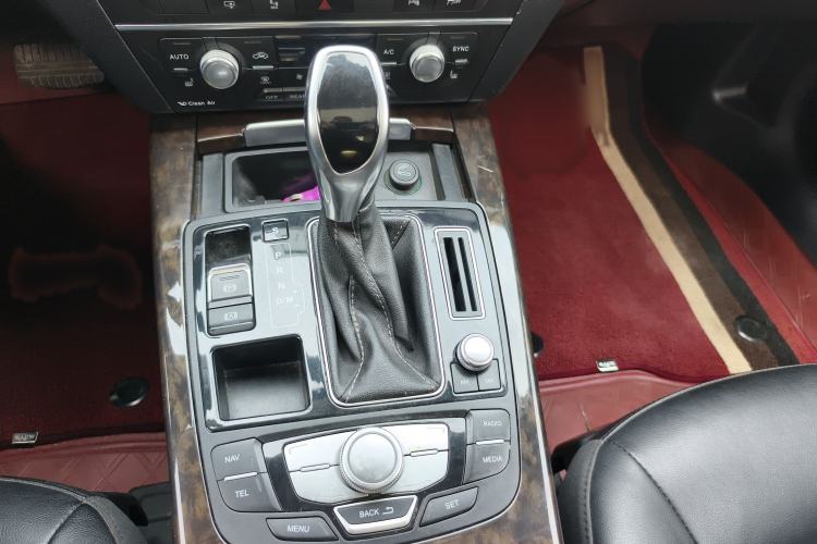 Used Zotye Z700 2016 1.8T DCT Prestige Edition Gear Lever