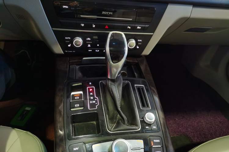 Used Zotye Z700 2016 1.8T DCT Elegant Version Gear Lever