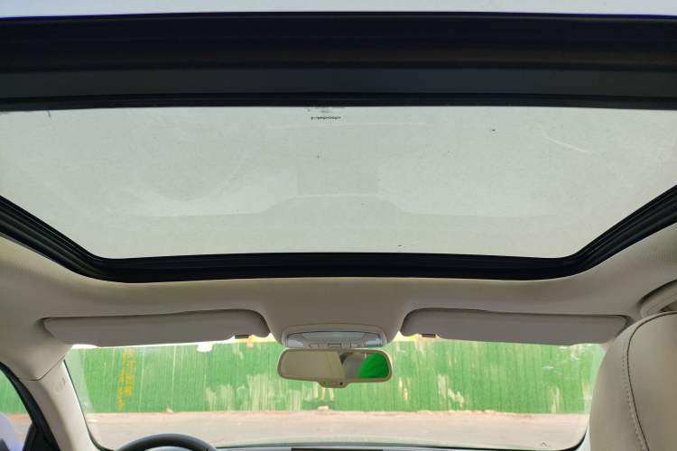 Used Zotye Z700 2016 1.8T DCT Prestige Edition Headliner