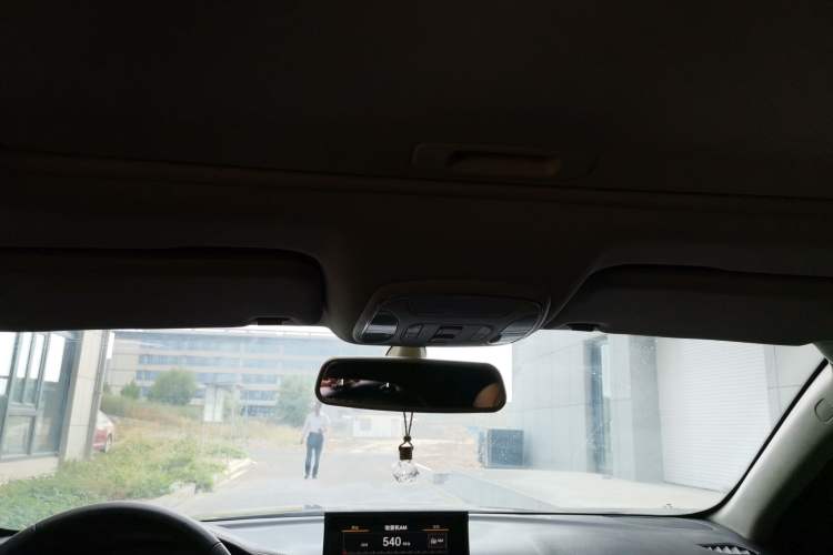 Used Zotye Z700 2016 1.8T Manual Luxury Model Headliner