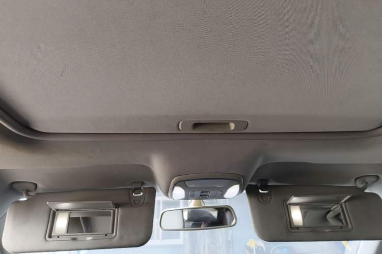 Used Zotye Z700 2016 1.8T DCT Luxury Model Headliner