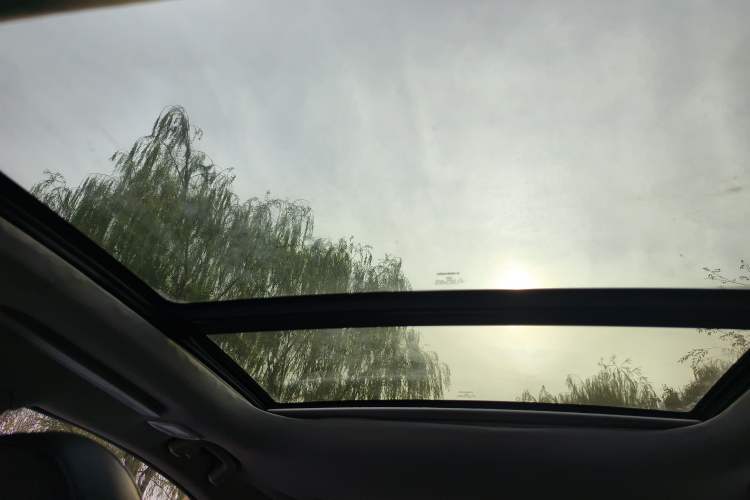 Used Zotye Z700 2016 1.8T DCT Prestige Edition Headliner