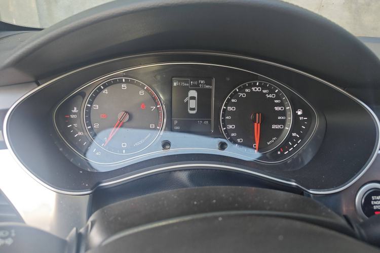 Used Zotye Z700 2016 1.8T DCT Prestige Edition Instrument Cluster