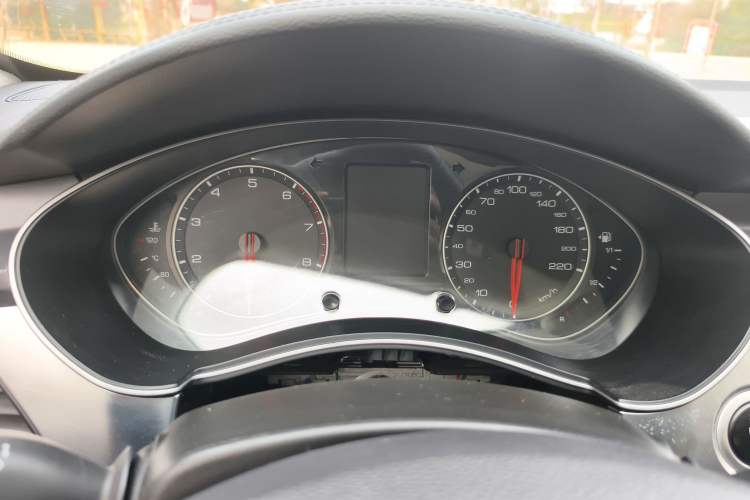 Used Zotye Z700 2016 1.8T DCT Prestige Edition Instrument Cluster