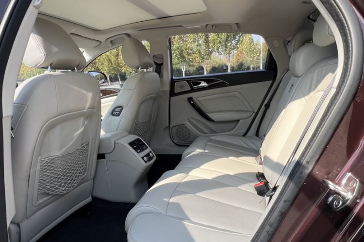 Used Zotye Z700 2016 1.8T DCT Prestige Edition Interior 1