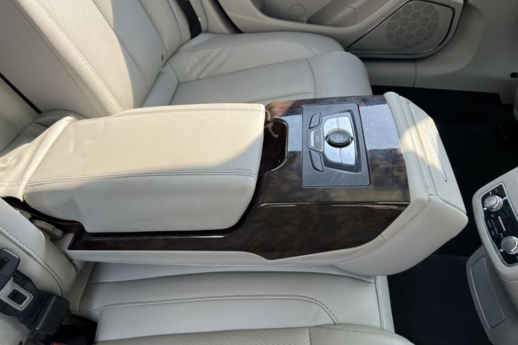 Used Zotye Z700 2016 1.8T DCT Prestige Edition Interior 13