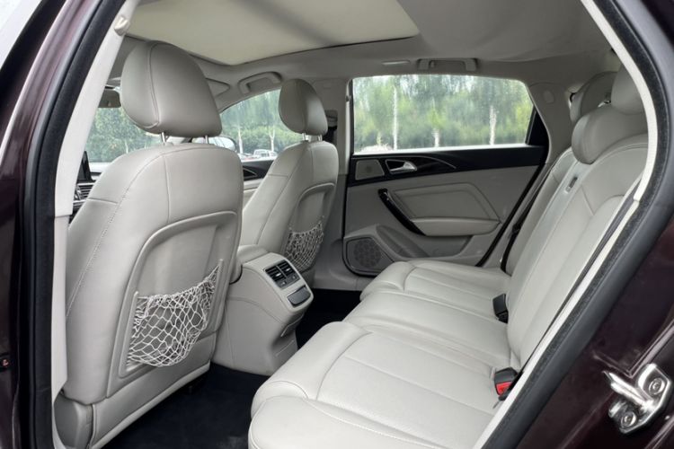 Used Zotye Z700 2016 1.8T DCT Elegant Version Interior 2