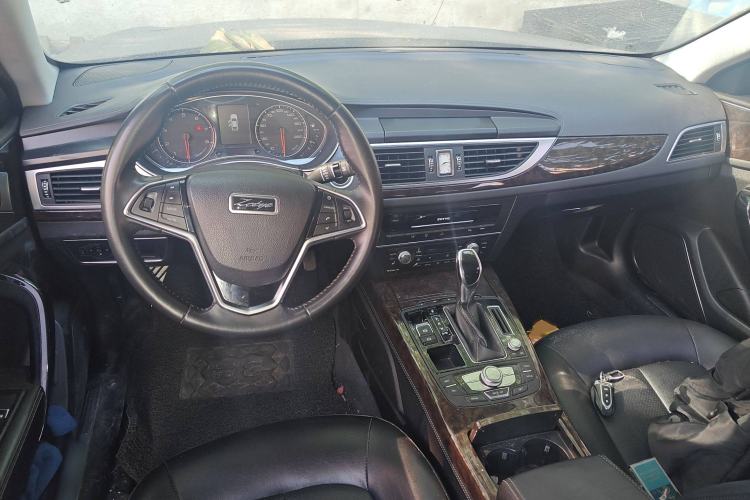 Used Zotye Z700 2016 1.8T DCT Prestige Edition Interior 2
