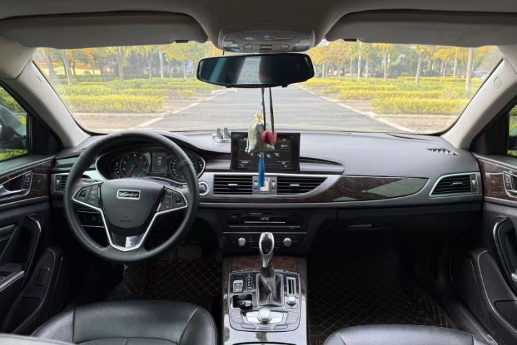 Used Zotye Z700 2016 1.8T DCT Luxury Model Interior 2