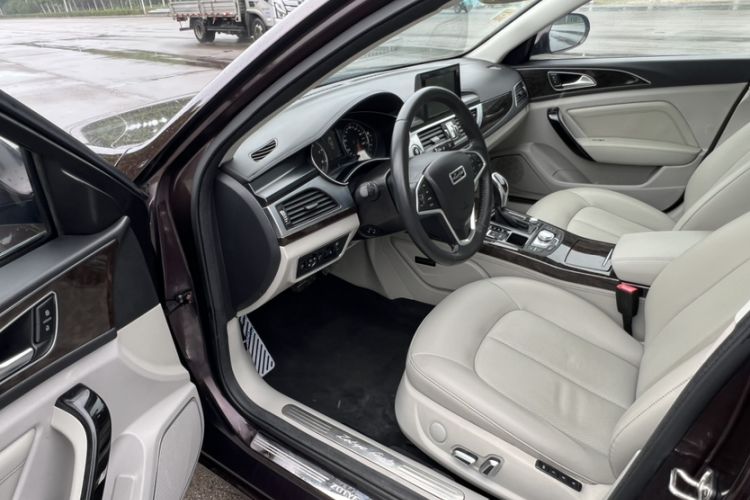 Used Zotye Z700 2016 1.8T DCT Elegant Version Interior 3