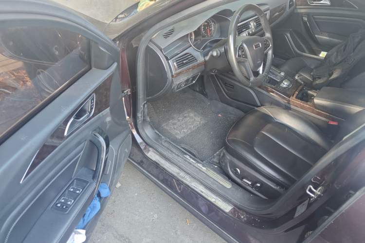 Used Zotye Z700 2016 1.8T DCT Prestige Edition Interior 3