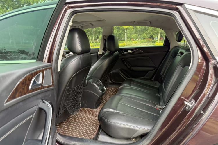 Used Zotye Z700 2016 1.8T DCT Luxury Model Interior 3