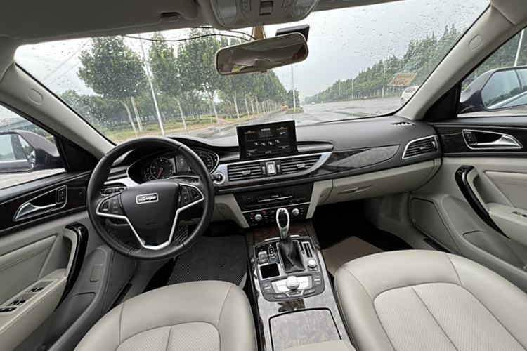 Used Zotye Z700 2016 1.8T DCT Elegant Version Interior 4
