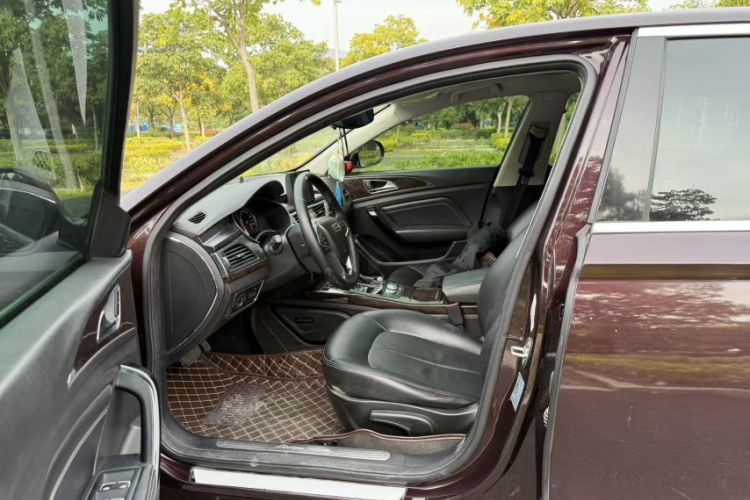 Used Zotye Z700 2016 1.8T DCT Luxury Model Interior 4