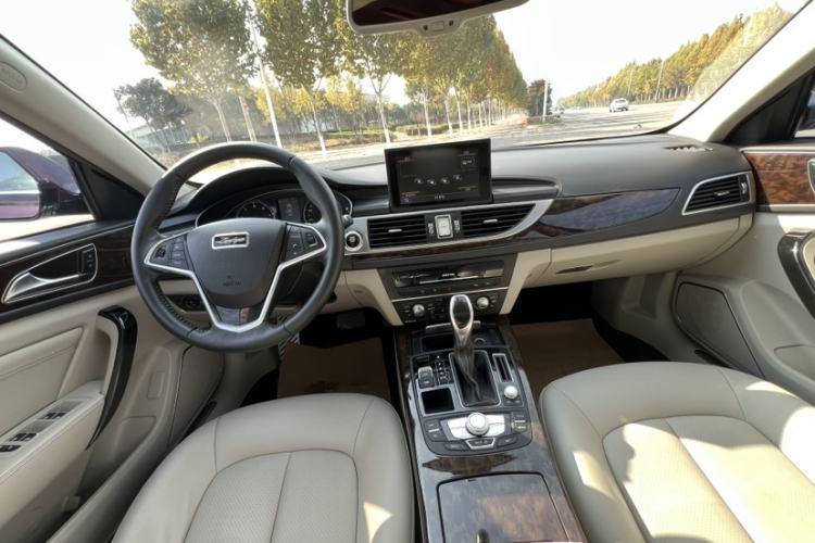 Used Zotye Z700 2016 1.8T DCT Prestige Edition Interior 5
