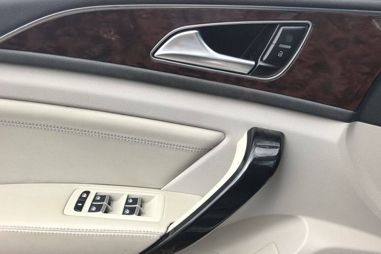 Used Zotye Z700 2016 1.8T DCT Elegant Version Interior 6