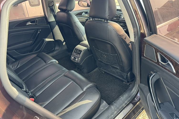 Used Zotye Z700 2016 1.8T DCT Prestige Edition Interior 6