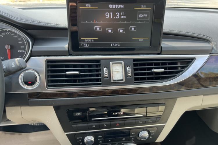 Used Zotye Z700 2016 1.8T DCT Prestige Edition Interior 7