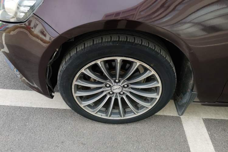 Used Zotye Z700 2016 1.8T Manual Luxury Model Left Front Wheel Hub
