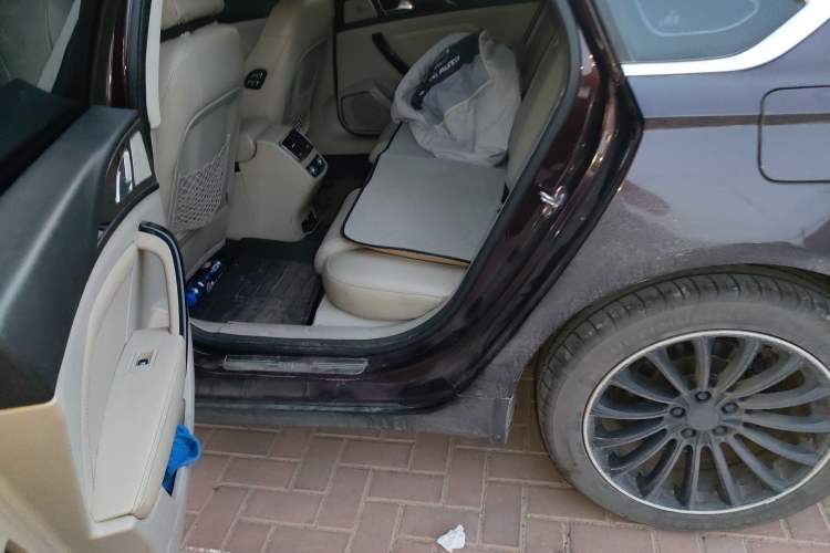 Used Zotye Z700 2016 1.8T DCT Prestige Edition Left Rear Seat