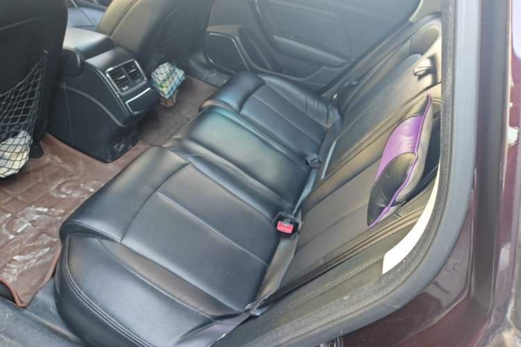 Used Zotye Z700 2016 1.8T DCT Luxury Model Left Rear Seat