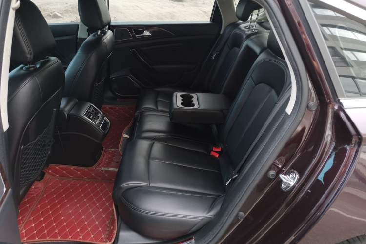 Used Zotye Z700 2016 1.8T Manual Luxury Model Left Rear Seat