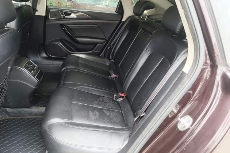 Used Zotye Z700 2016 1.8T DCT Luxury Model Left Rear Seat